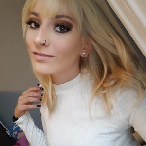 Meet your Posher, Desirea